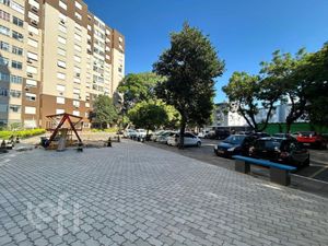 Image 15 - 868255