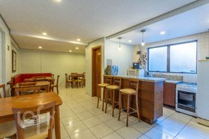 Image 18 - 868257