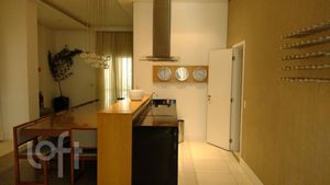Image 14 - 868278