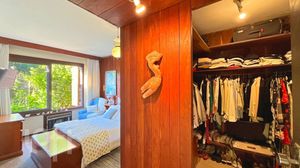 Image 19 - 868305