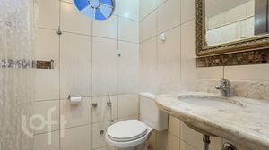 Image 19 - 868307