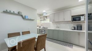 Image 13 - 868307