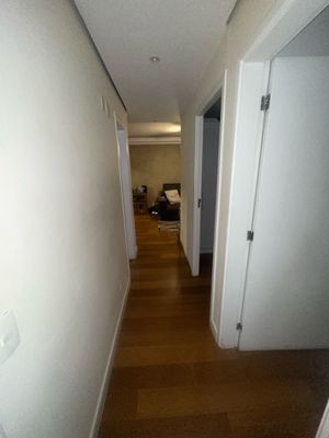 Image 11 - 868319