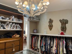 Image 19 - 868348