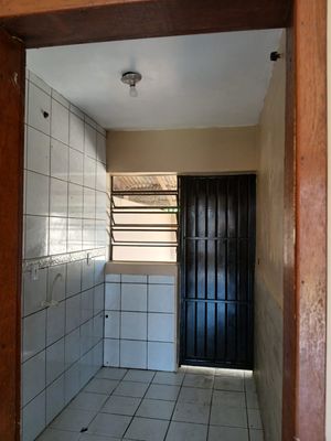 Image 9 - 868360