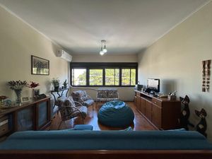 Image 20 - 868365