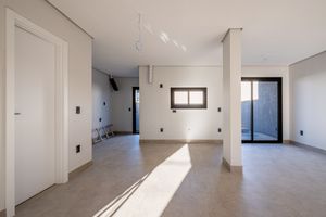 Image 4 - 868369