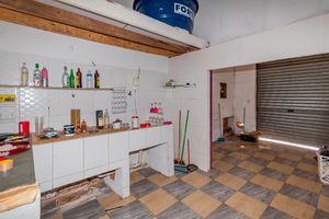 Image 38 - 868378