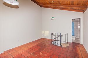 Image 11 - 868379