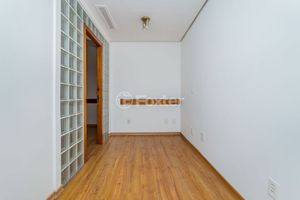 Image 10 - 868380
