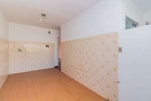 Image 22 - 868395
