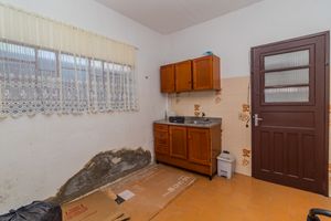 Image 25 - 868395