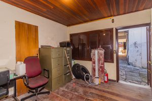 Image 37 - 868395
