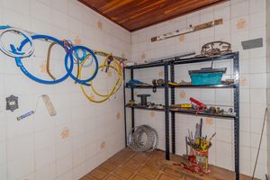 Image 41 - 868395