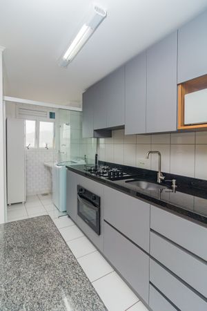 Image 15 - 868412