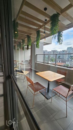 Image 25 - 868498