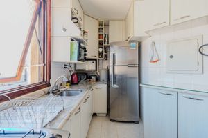 Image 10 - 868501