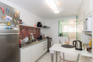 Image 19 - 868502