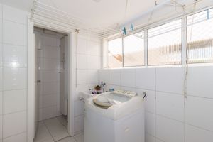 Image 21 - 868502