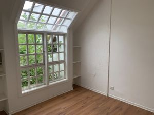 Image 8 - 868515