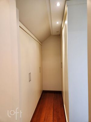 Image 42 - 868525