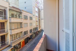 Image 12 - 868531