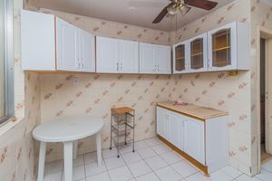 Image 19 - 868531