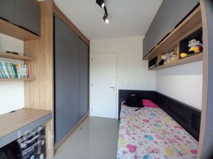 Image 17 - 868534