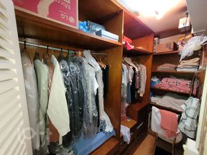 Image 8 - 868537