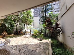 Image 17 - 868537