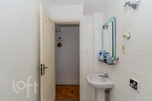 Image 7 - 868540