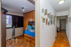 Image 8 - 868540