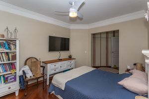 Image 19 - 868562