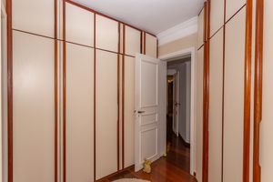 Image 27 - 868562