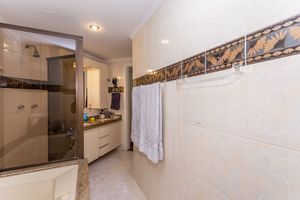 Image 33 - 868562