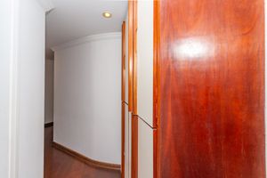 Image 37 - 868562