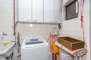 Image 65 - 868562