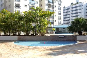 Image 17 - 868562
