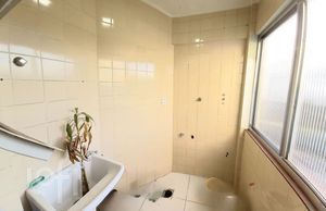 Image 8 - 868573