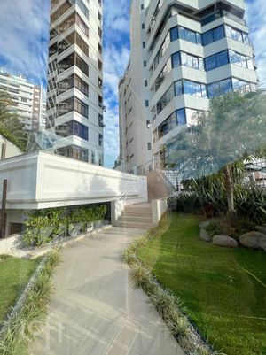 Image 43 - 868575