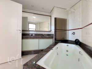Image 9 - 868575