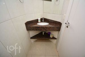 Image 7 - 868575