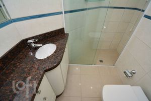 Image 15 - 868575