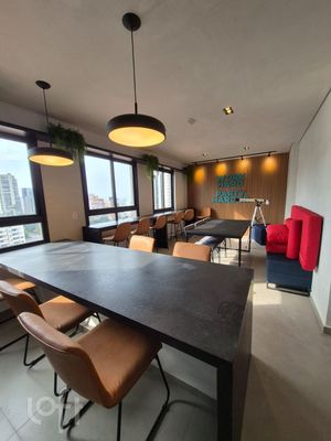 Image 11 - 868576