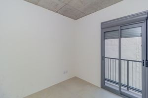 Image 12 - 868587