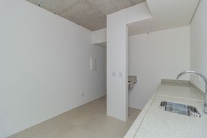 Image 21 - 868587