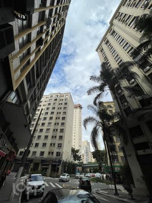 Image 19 - 868595