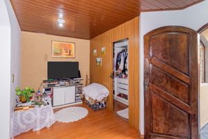 Image 1 - 868598