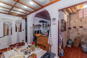 Image 12 - 868598