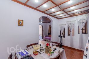 Image 17 - 868598